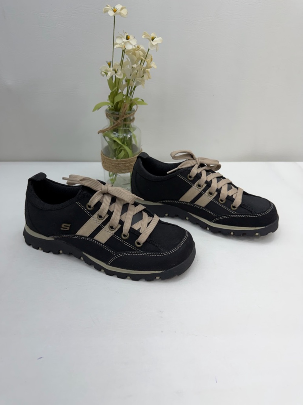 Skechers loafers sneakers